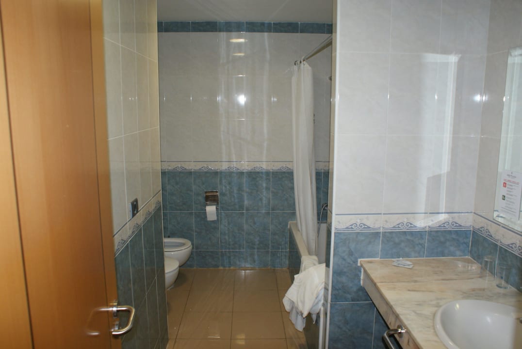 Łazienka przy sypialni Grand Muthu Golf Plaza Hotel & Spa