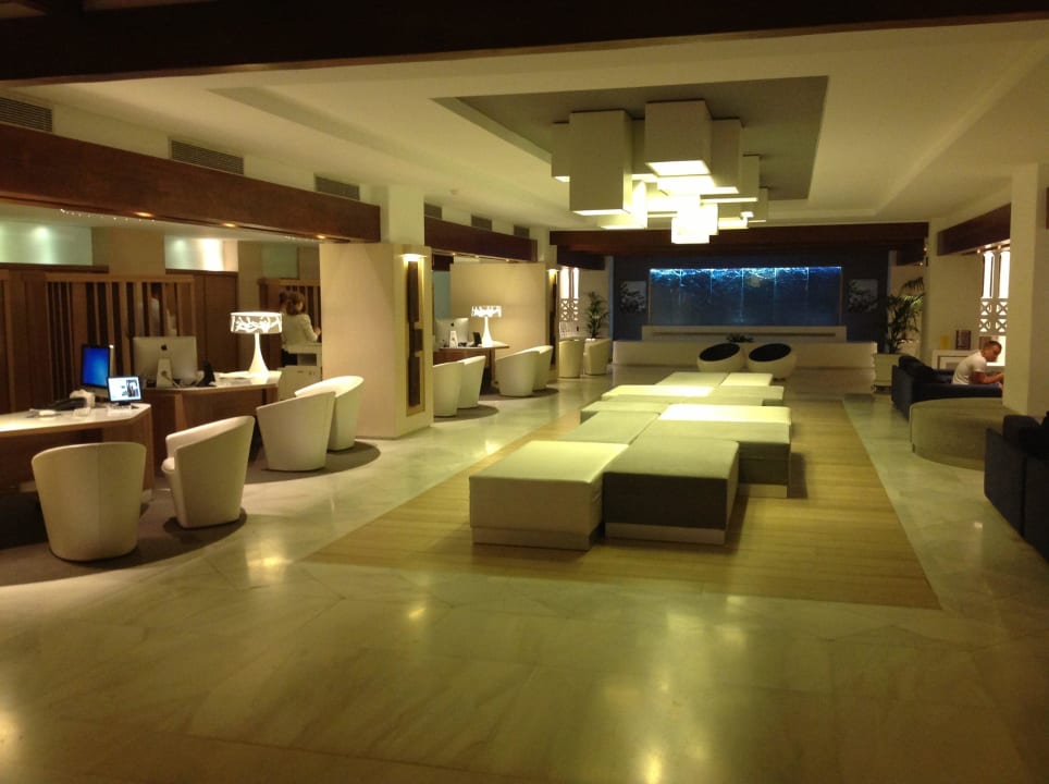 Eingangsbereich mit Rezeption(en) Dreams Jardín Tropical