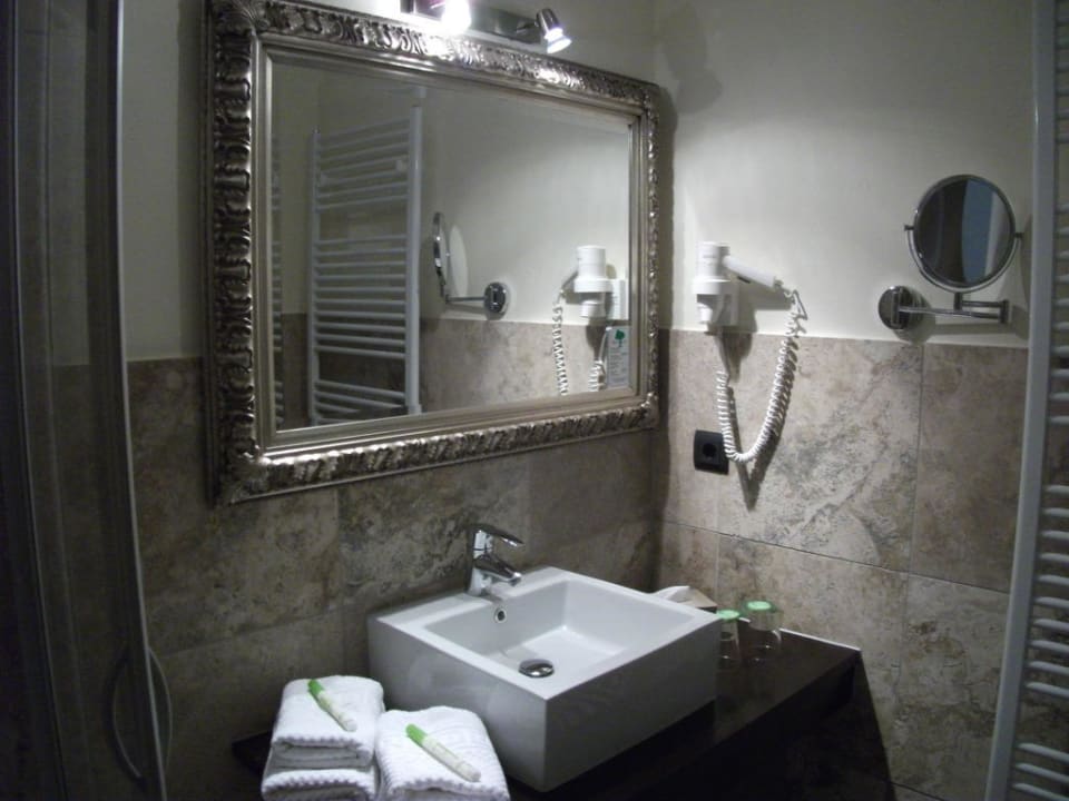 Bad / Waschbecken im Superior Hotel Villa Toskana
