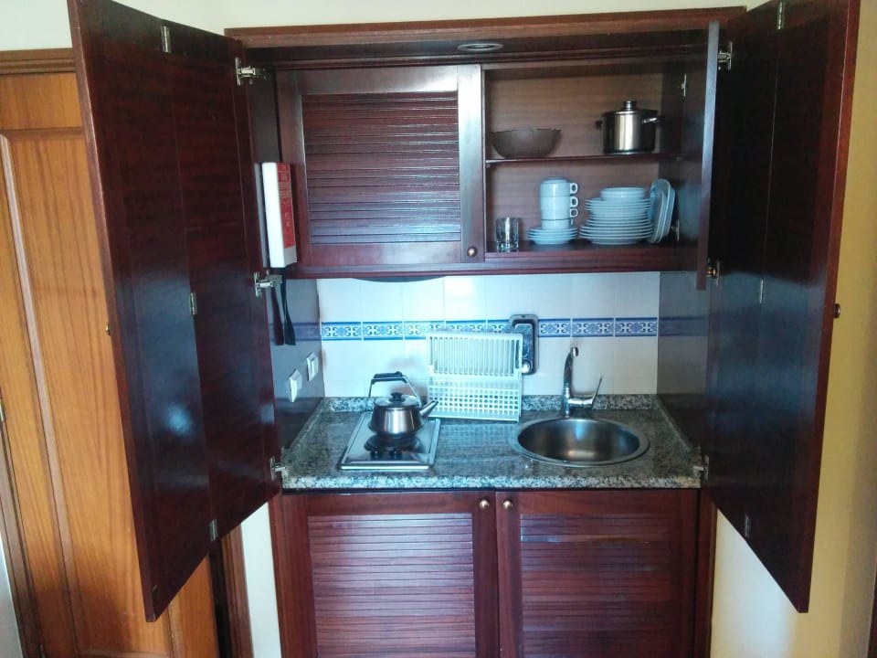 Küchenschrank Jardins d'Ajuda Suite Hotel