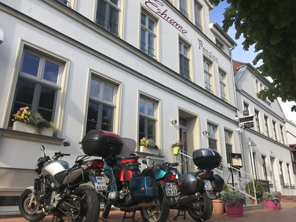 Außenansicht Restaurant & Pension Eshramo