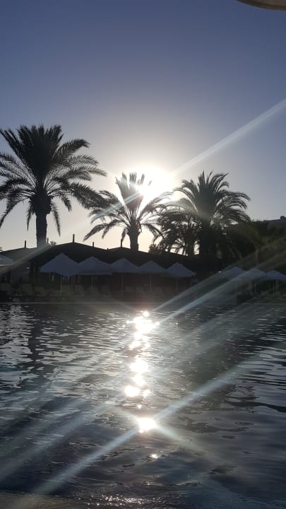 Pool Crystal Tat Beach