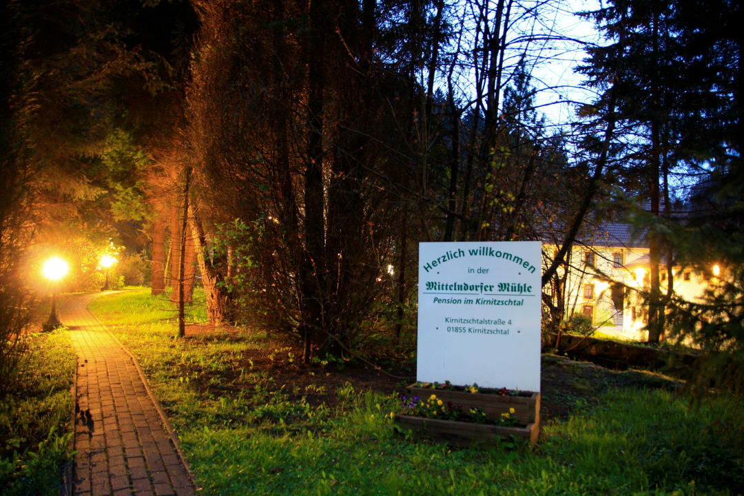 Gartenanlage Pension Mittelndorfer Mühle