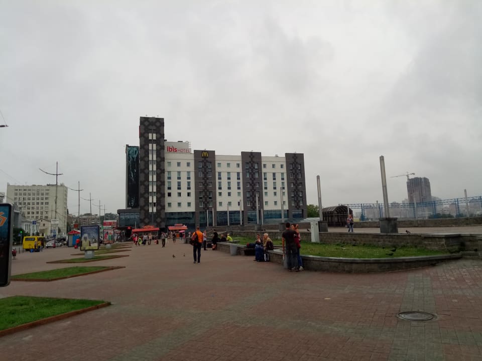 Außenansicht ibis Kiev Railway Station Hotel