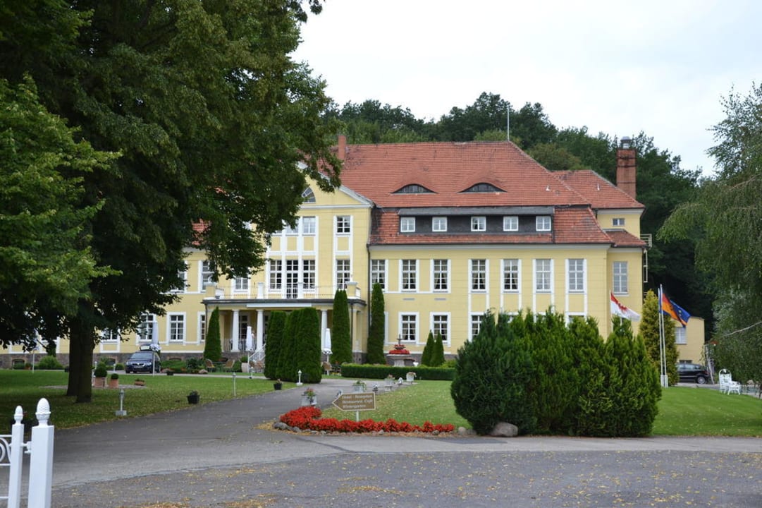 Parkhotel Schloss Wulkow Schloss Wulkow