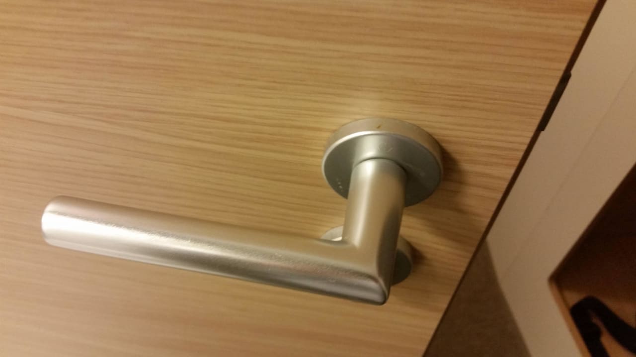 Badezimmertür B&B Hotel Kaiserslautern