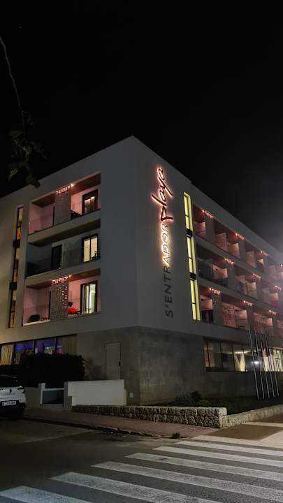Außenansicht Hotel & Spa S'Entrador Playa