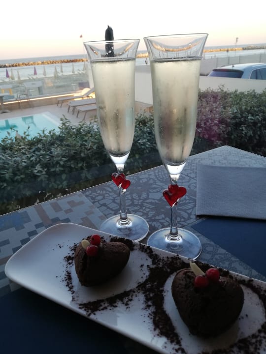 Gastro You & Me Beach Hotel