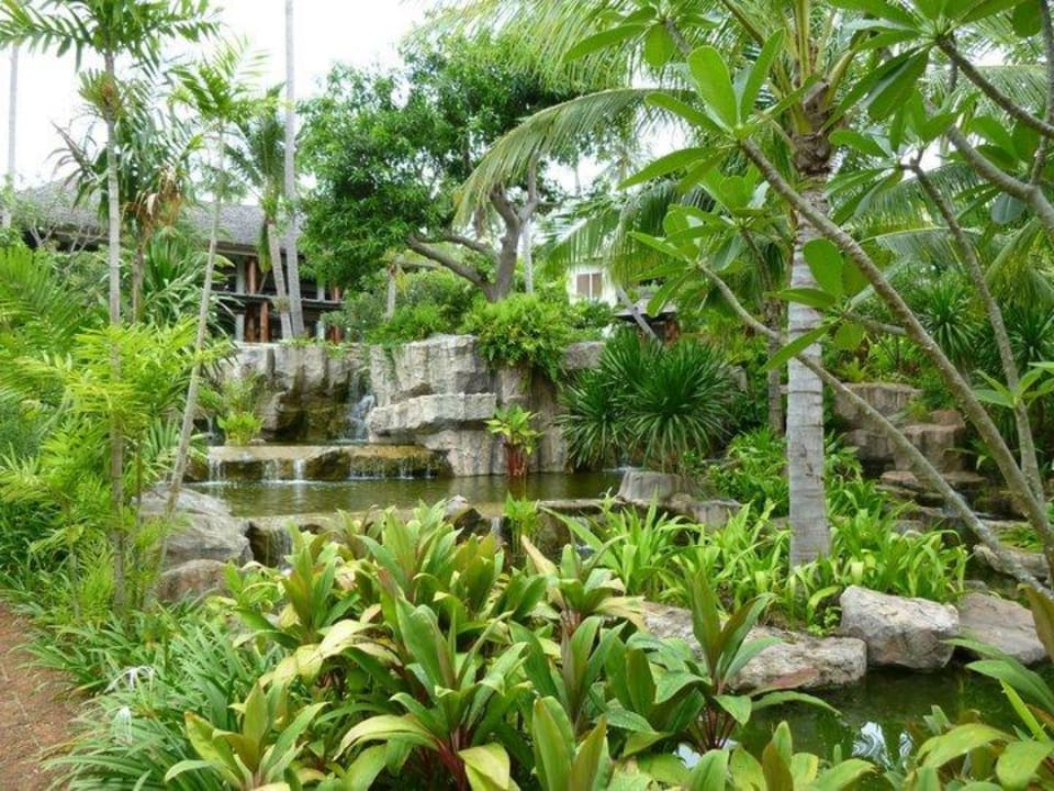 Garteanlage im Resort Melati Beach Resort & Spa