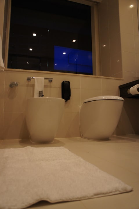 Super Badezimmer Crowne Plaza Dubai - Festival City by IHG