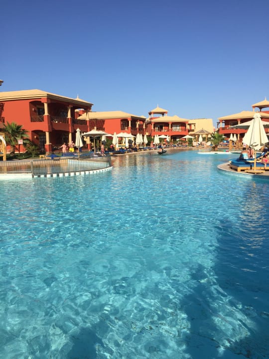 400er Pool (leider auch nicht beheizt) Pickalbatros Alf Leila Wa Leila Resort - Neverland Hurghada