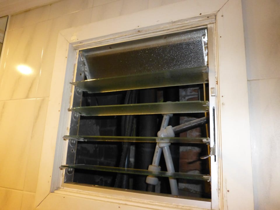 Schacht im Bad (man hört alles von jedem) Hotel Vibra Beverly Playa