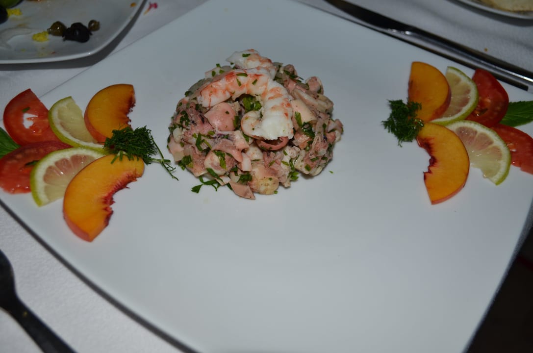À la carte  Meeresfrüchte Salat sau gut  Zita Beach Resort