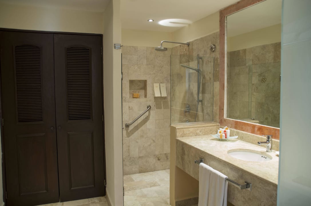 Bad Occidental Cozumel