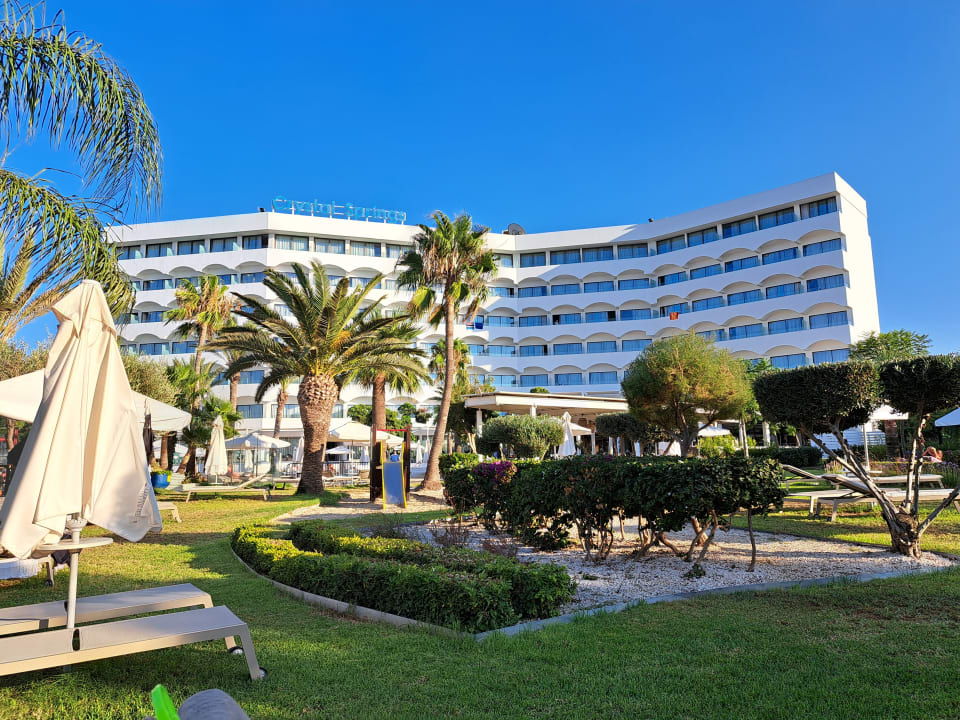 Außenansicht Crystal Springs Beach Hotel