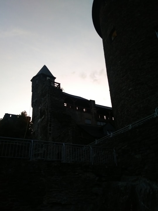 Außenansicht Jugendherberge Burg Stahleck