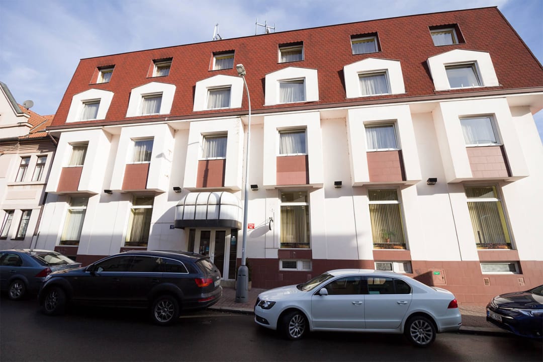 Hotel Henrietta main entrance Hotel Henrietta