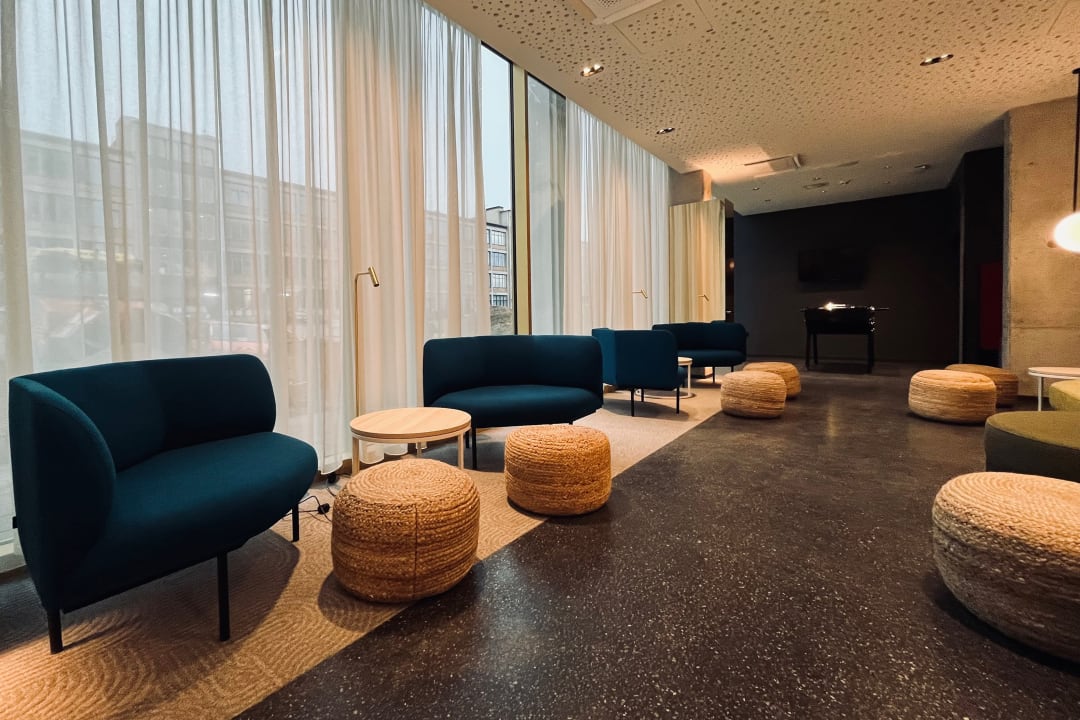 Lobby MEININGER Hotel Bremen Hauptbahnhof