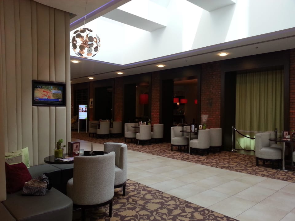 Seiteneingang Courtyard by Marriott Bremen