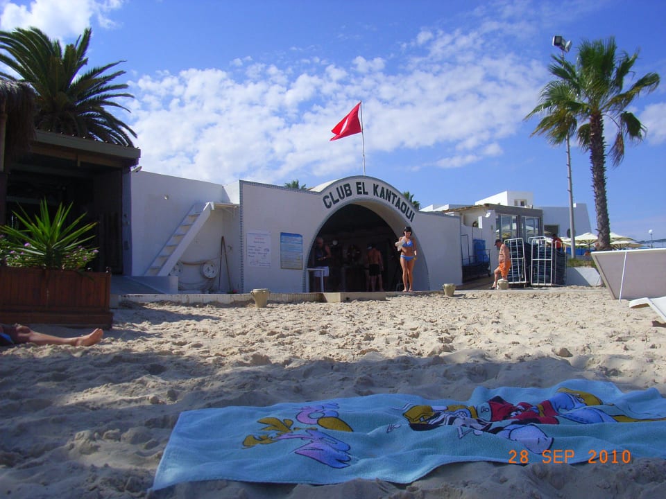 Blick vom Strand zum Hotel El Mouradi Club Kantaoui