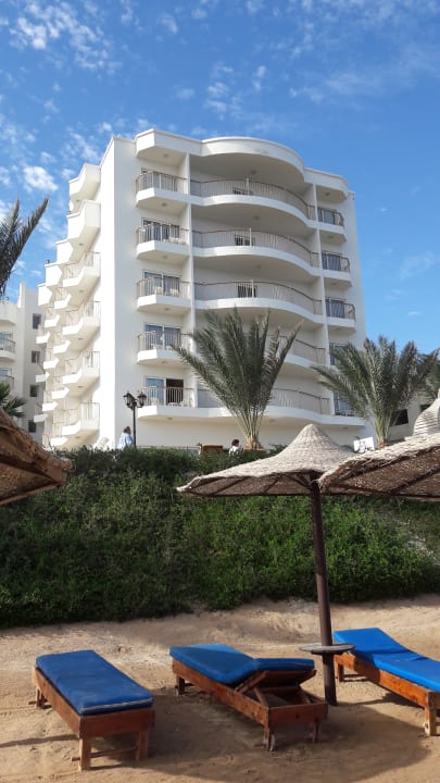 Blick auf Hotel vom Strand aus Royal Star Beach Resort