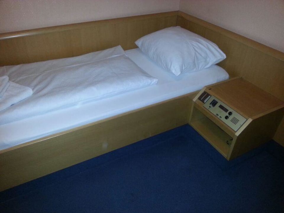 Bett  A1 Raststätte & Hotel Hamburg Stillhorn