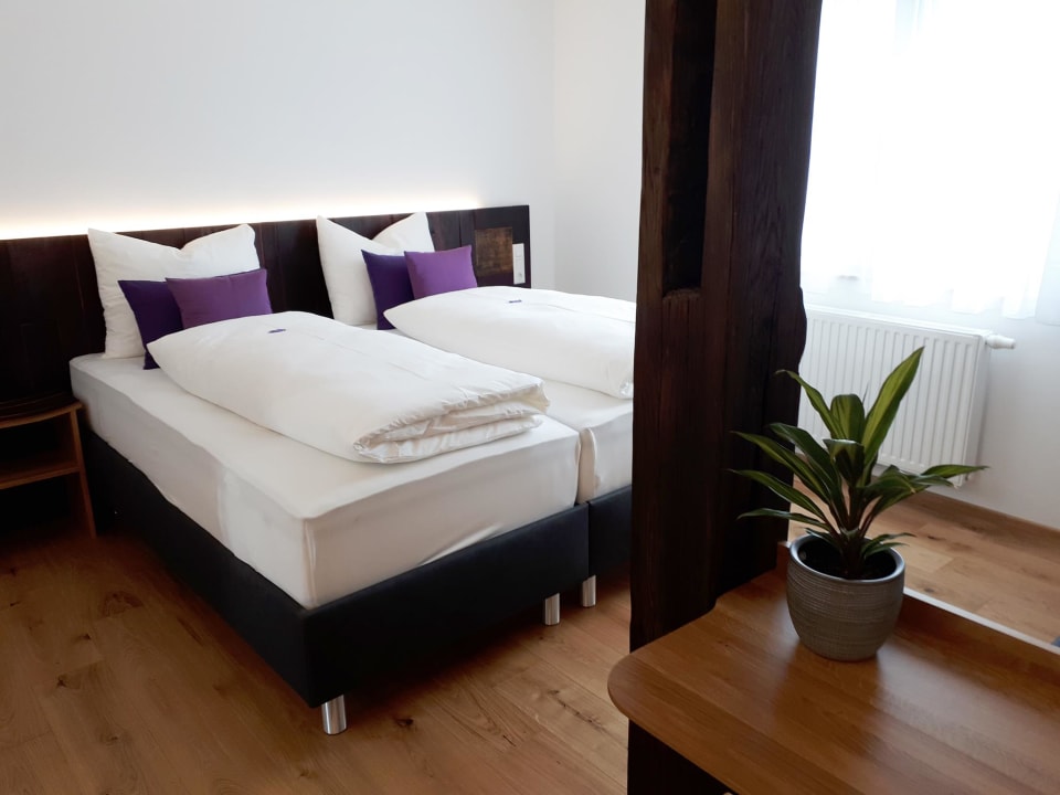 Zimmer IBY-LEHRNER WEIN-GUT und WEIN-Träumerei