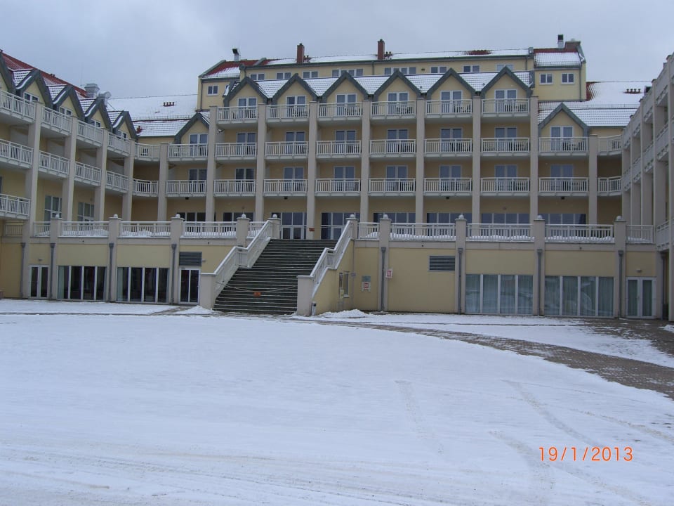 Rückansicht der Hotelanlage Precise Resort Hafendorf Rheinsberg