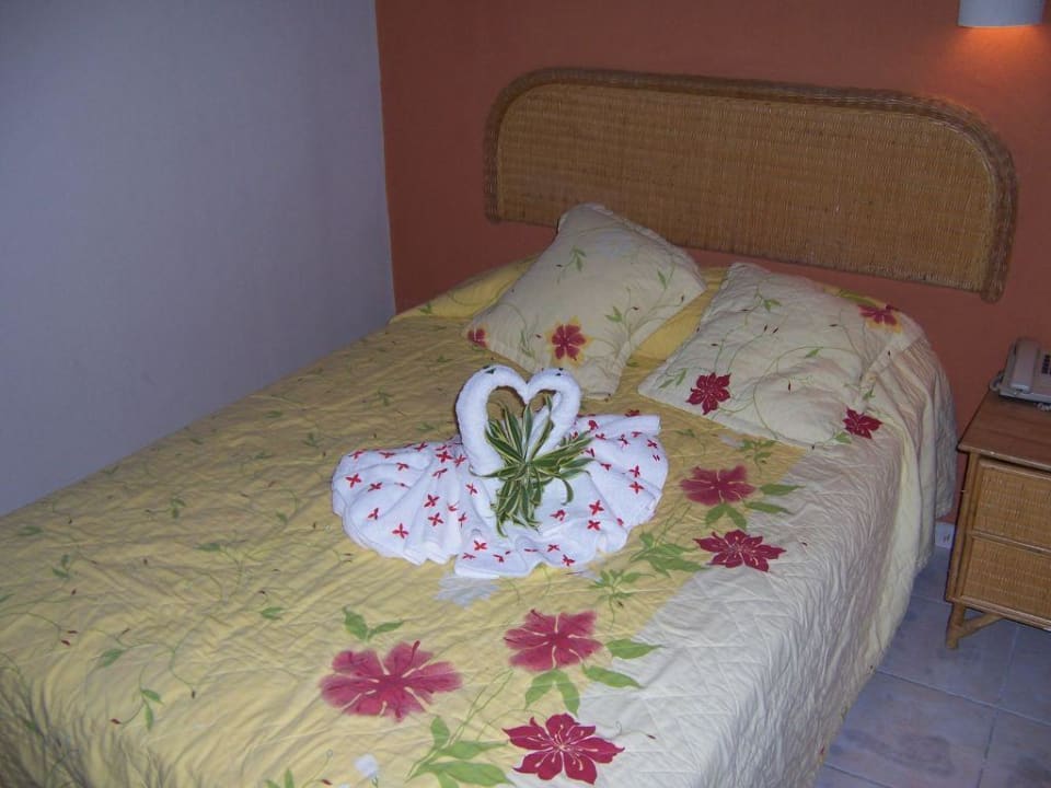 Kunst auf dem Bett Villas Bavaro Resort & Spa