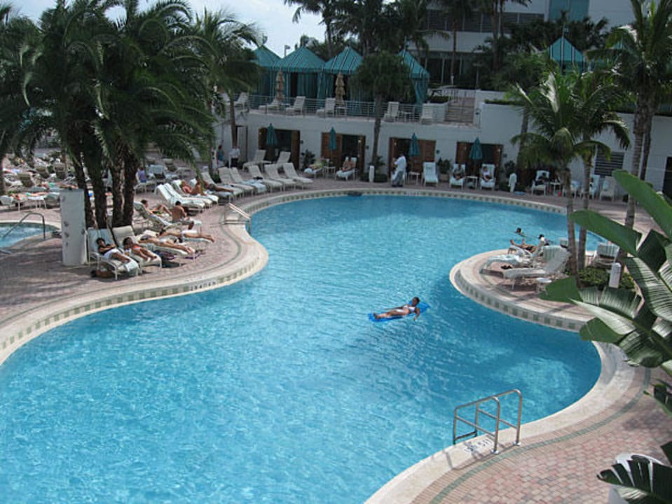 Pool Diplomat Resort & Spa Hollywood, Curio Collection by Hilton