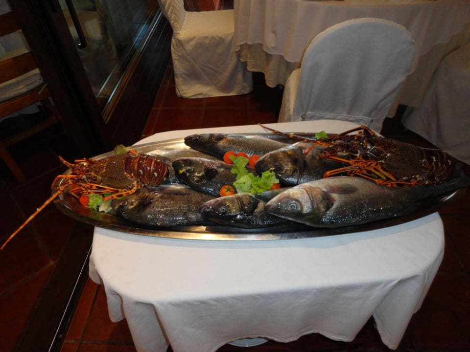 Fischauswahl im Restaurant Hotel Ollastu