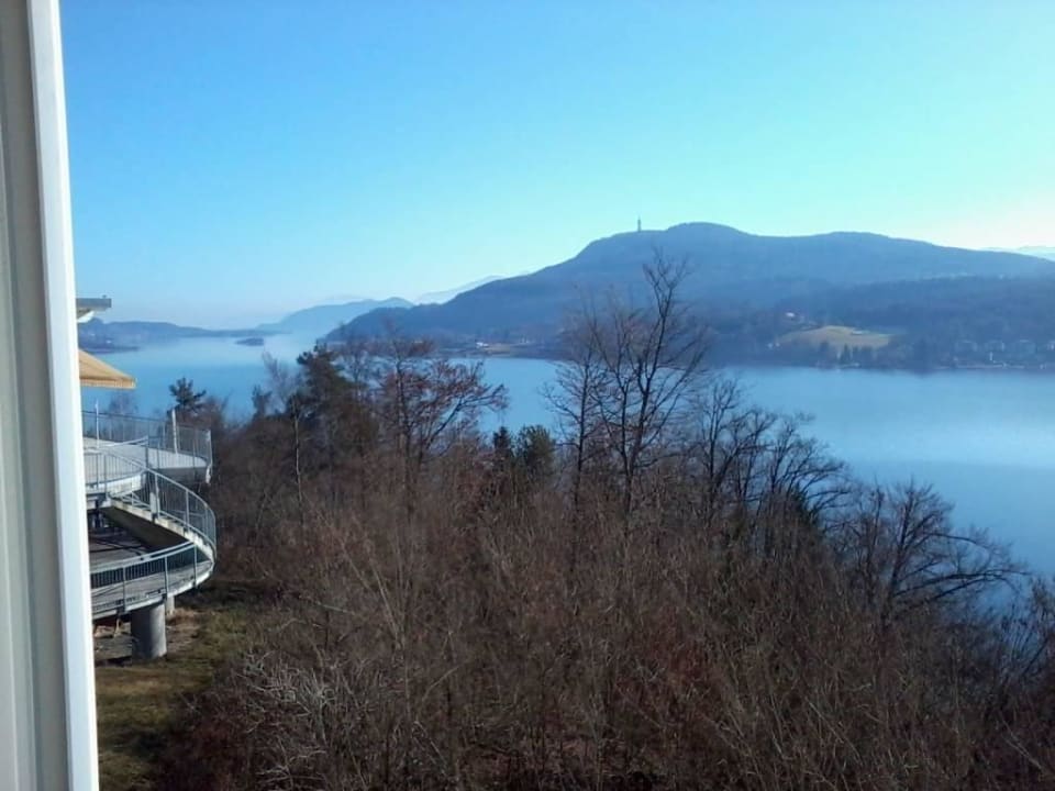 Panoramablick vom Zimmer auf Wörthersee ibis Hotel Wörthersee