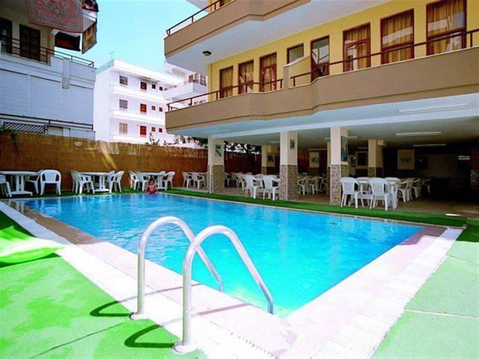 Pool Hotel Kleopatra Alis