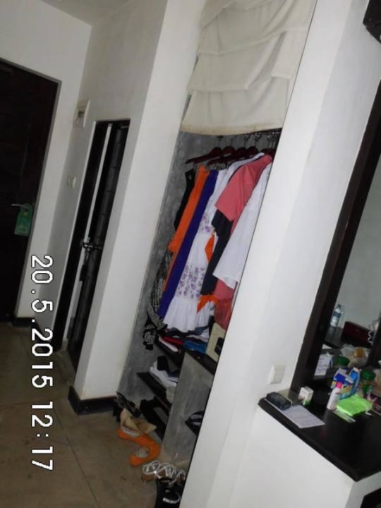 Kleiderschrank? Earl’s Reef Beruwala