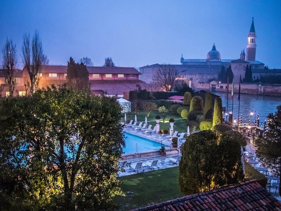 Blick auf Garten und Pool Cipriani, A Belmond Hotel, Venice