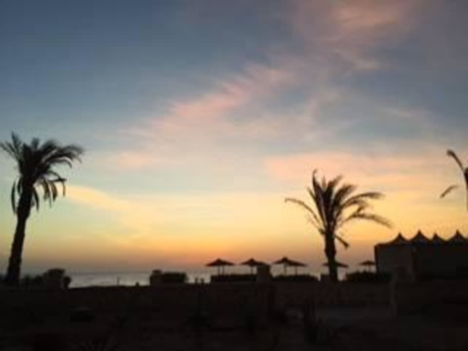 Sonnenaufgang Rohanou Beach Resort