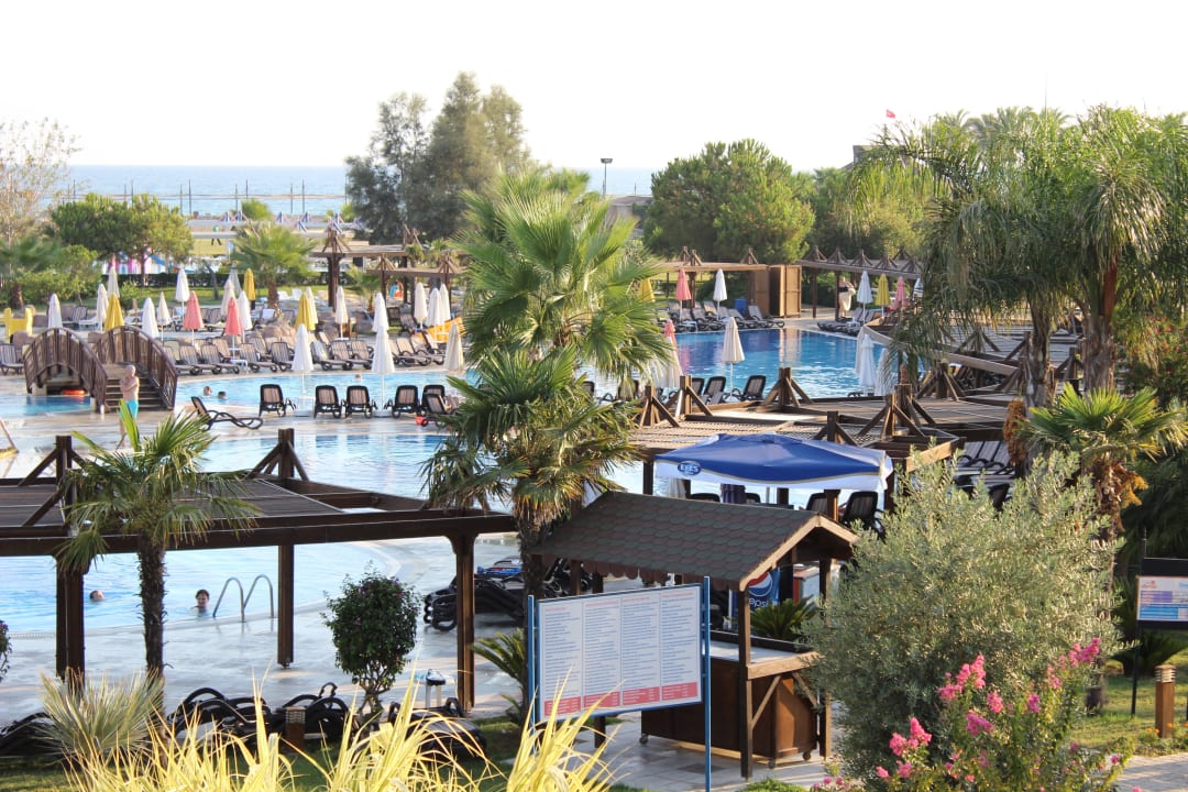 Traumhafte großzügige Poollandschaft Calimera Serra Palace