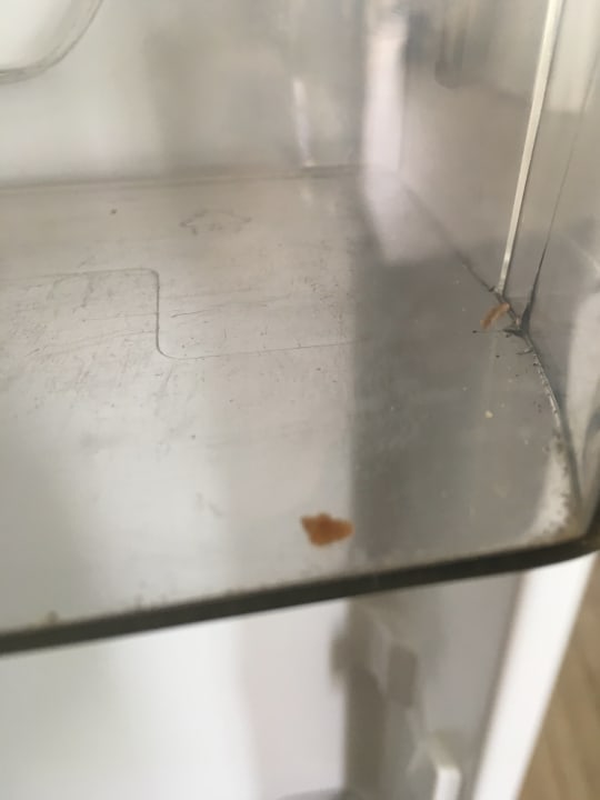 Auch der Kühlschrank war dreckig als wir ankamen Roompot Beach Resort