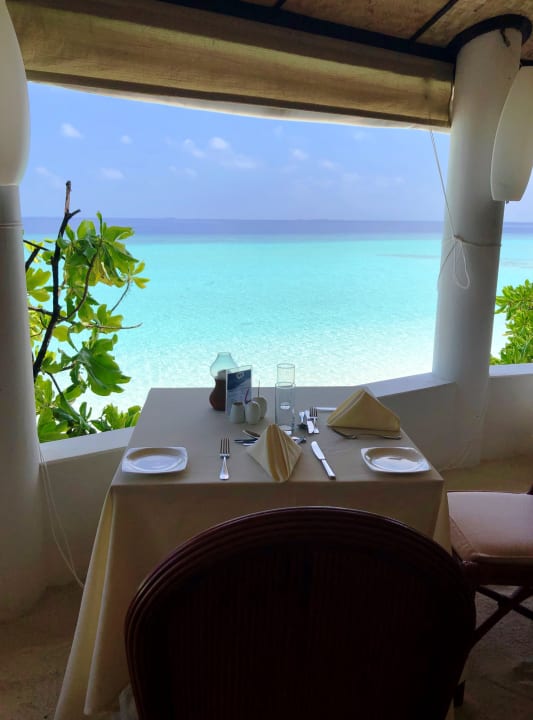 Gastro Angaga Island Resort