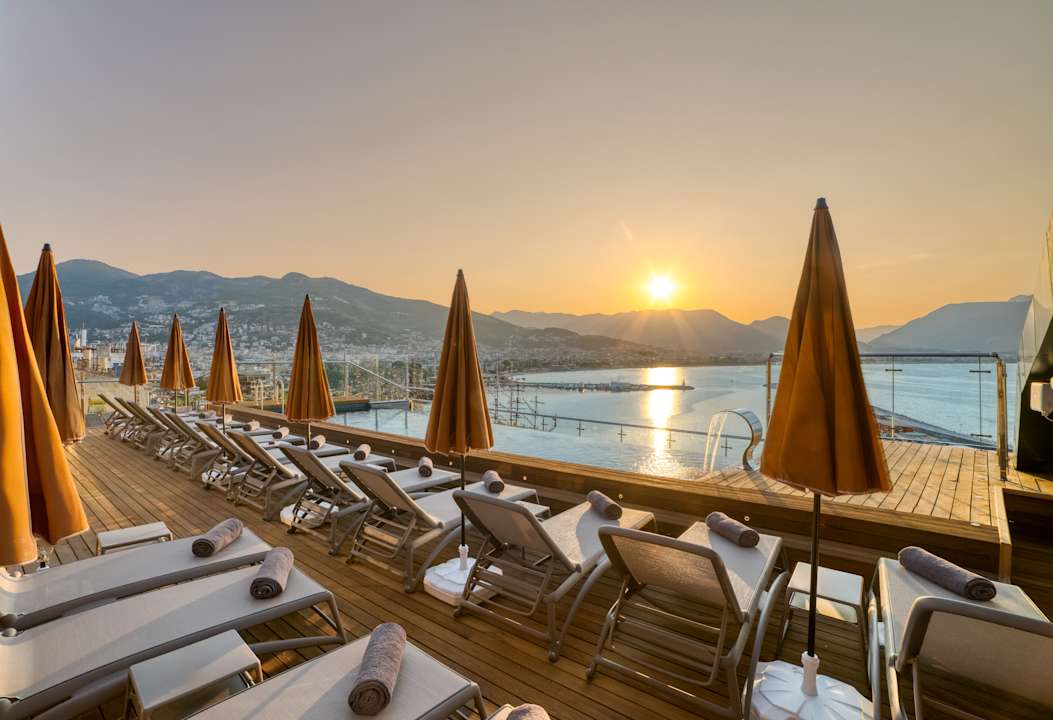 Pool Numa Port Hotel