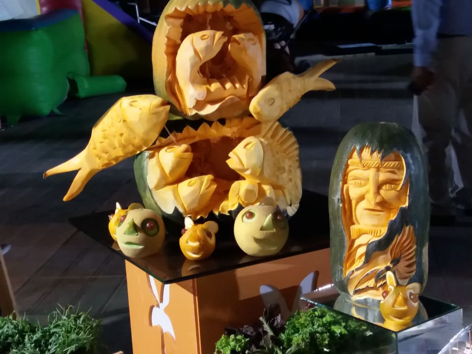 Toll geschnitzte Melonen am leckeren Buffet Pickalbatros White Beach Resort - Hurghada