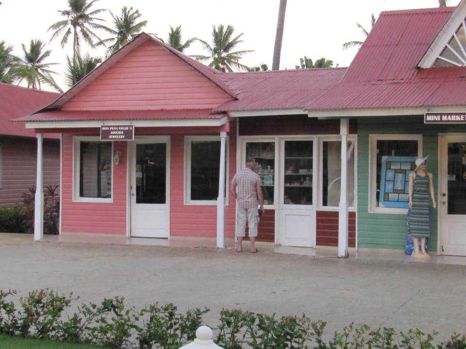 Kleine Lädchen zum Einkaufen im Hotel Punta Cana Princess All Suites Resort & Spa