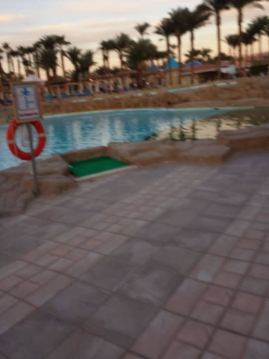 Toll Beach Albatros Resort