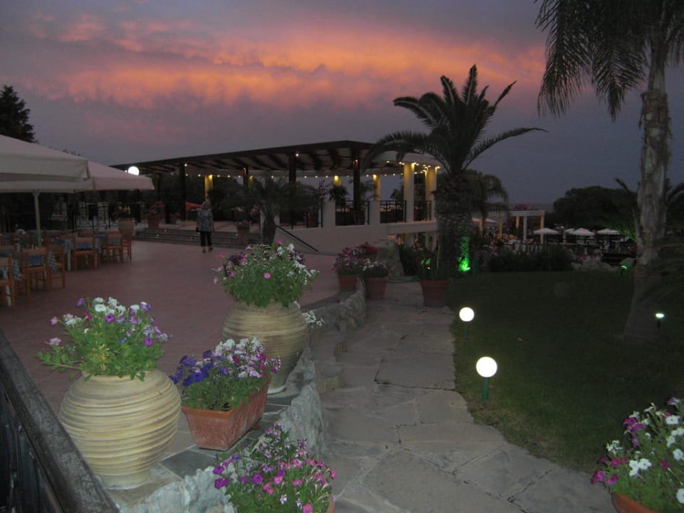 Kurz nach Sonnenuntergang Hotel Calypso Beach