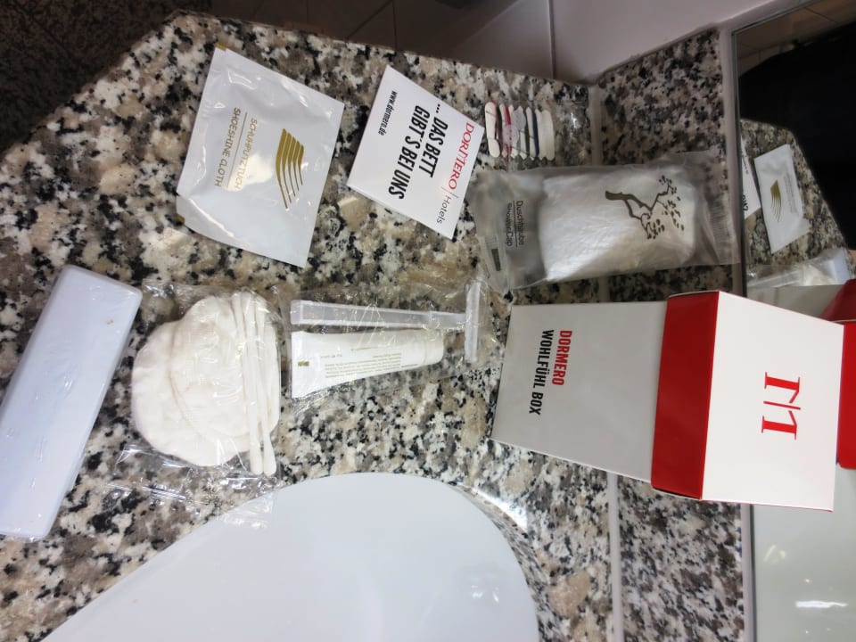 Nettes Zubehör DORMERO Hotel Dresden City