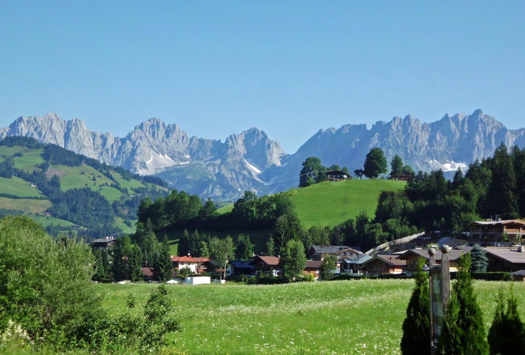 Vom Parkplatz Schloss Münichau