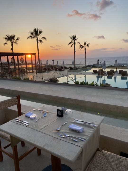 Gastro The Royal Senses Resort, Curio Collection by Hilton