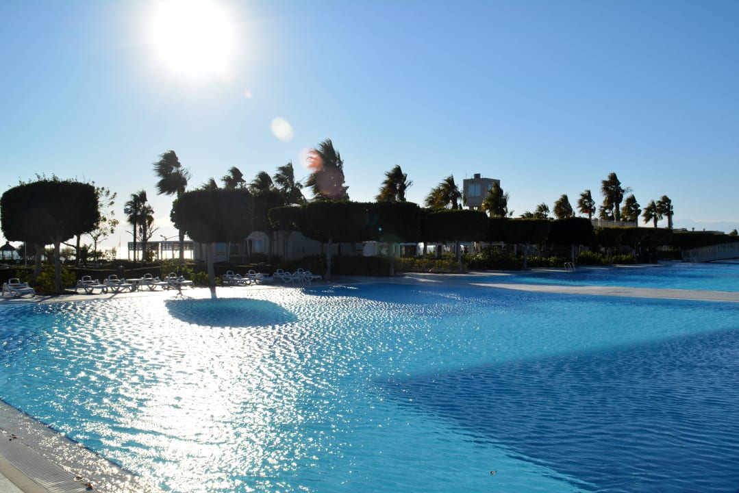 Einer der Pools im Dezember Susesi Luxury Resort