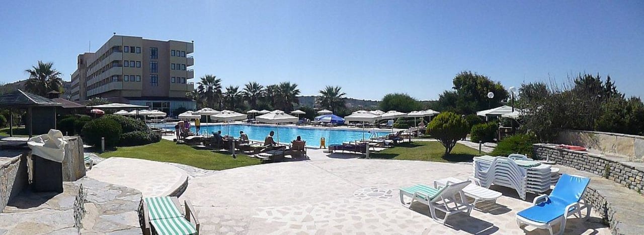 Pool vom Aussichtspunkt Hotel Babaylon