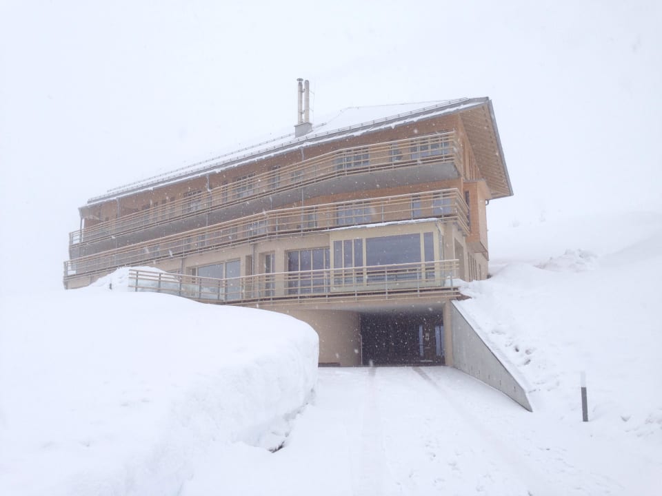 Traumhaft eingeschneites Spa Haus  derWaldfrieden naturparkhotel